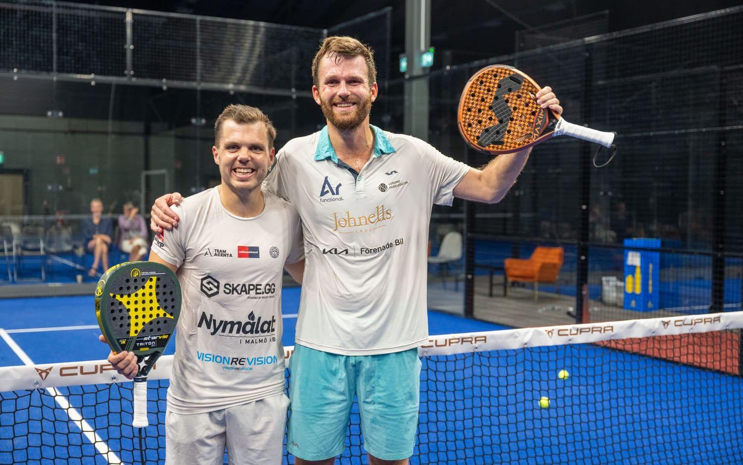 Christoffer Persson, vinnare av SM i padel, tillsammans med Lerum Padel Clubs spelare Viktor Stjern.