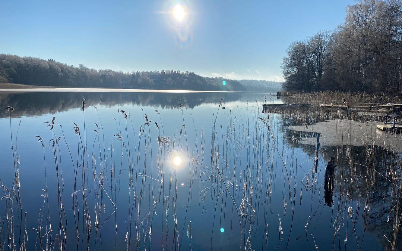 Här kommer mina vinterbilder på Drängseredsbadet i Floda där vi bor och vid Torskabotten.