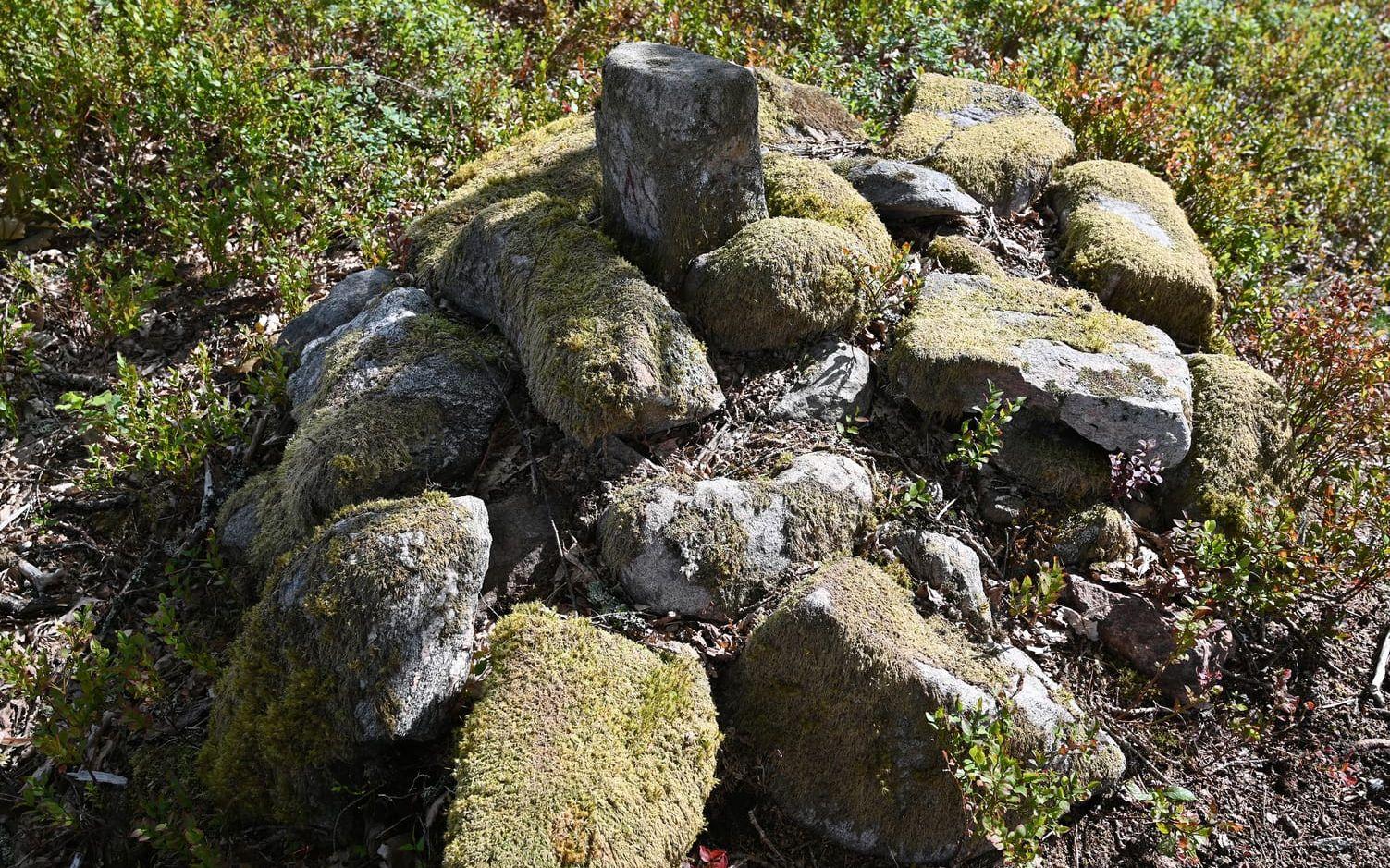 En hög med stenar på Korpakullen som troligen lades dit i slutet av 1800-talet.